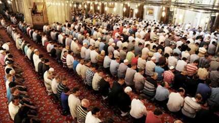 2026 BAYRAM NAMAZI SAAT KAÇTA? Diyanet İstanbul, Ankara, İzmir Bayram Namazı vakitleri listesi! Diyanet il il Ramazan Bayramı namaz vakitleri listesini açıkladı