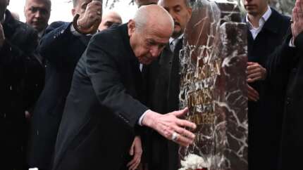 Bahçeli'den Türkeş'in kabri başında kritik mesaj: Bayram sonrasını işaret etti...