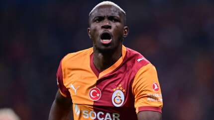 Victor Osimhen sahalardan ne kadar uzak kalacağını açıkladı! Yıldız oyuncu ameliyat olacak