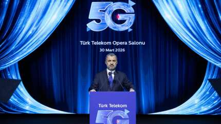 Müslüm Gürses’in hologramı sahneye taşındı! Türk Telekom’dan AKM’de 5G ile gövde gösterisi: Herkes için 5G dönemi başlıyor