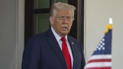 ABD Başkanı Trump'tan saldırıyı durdurma kararı: "Hürmüz'ün açılması koşuluyla saldırıyı durdurdum"