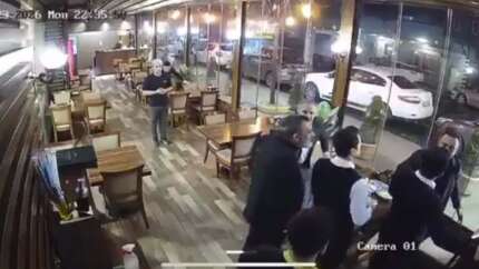 "Ben belediye başkan yardımcısıyım" dedi, ortalığı karıştırdı! İstanbul'da CHP'li Meclis Üyesi ile garson arasında tartışma