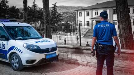 Okullarda kırmızı alarm dönemi: Ailesinde silah olan öğrencilere yakın takip yapılacak!