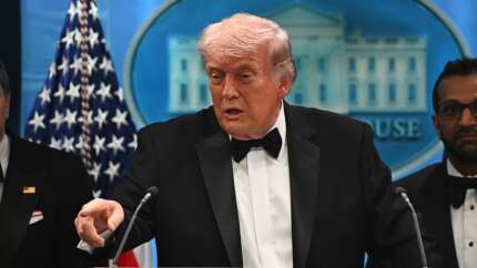 ABD Başkanı Trump'a suikast girişimi! Silahla saldırdı: O anlar kamerada
