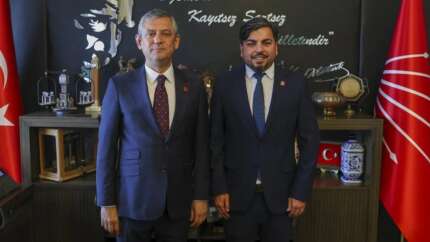 Bankamatik Arif CHP'ye transfer oldu! Rozeti Özgür Özel taktı, taban isyan etti... 43 suç kaydı var!