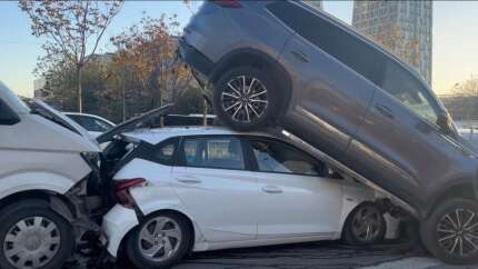 İstanbul'da 4 araç zincirleme kaza yaptı