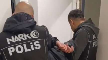 Kırmızı bültenle aranan uyuşturucu kaçakçısı Mersin'de yakalandı