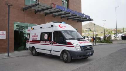 Gıda zehirlenmesi şüphesi: 27 öğrenci hastaneye kaldırıldı