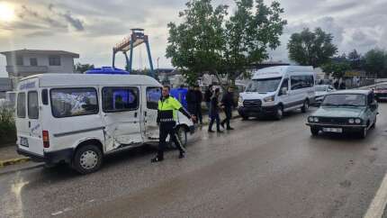 Tokat'ta iki minibüs çarpıştı: Çok sayıda yaralı var