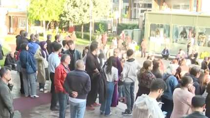 CHP Genel Merkezi'nde gergin anlar! Sinir krizi geçirdi, valizini toplayıp geldi: Muhabiri kovdular...
