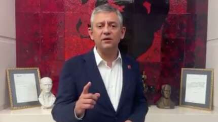 CHP'de tahliye krizi! 'Çıkmıyoruz' demişti: Özgür Özel CHP Genel Merkezi'nden ayrıldı