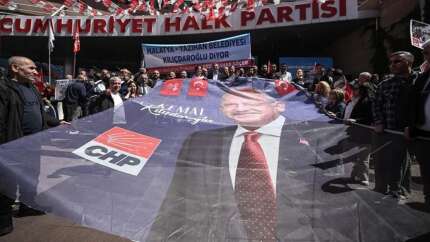CHP Genel Merkezi'nde hareketlilik! Kılıçdaroğlu’nun mitinginde olay yaratan pankart! "Otel odalarında biz yoktuk, siz vardınız"