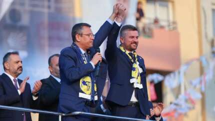 İzmir'in Buca Belediyesi'ne operasyon! Belediye Başkanı gözaltına alındı... İmar usulsüzlüğü, şahsi kredi kartı harcamaları!