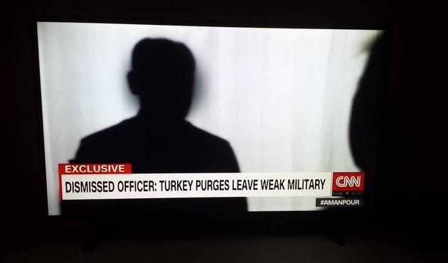 CNN yayınında bir FET&Ouml;'c&uuml; general! Kim bu Mehmet Yalınalp?