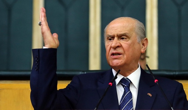 Bah&ccedil;eli'den Abd&uuml;lkadir Selvi'ye &ccedil;ok ağır s&ouml;zler: "Kalem ve kılı&ccedil; artığı şahıs!"