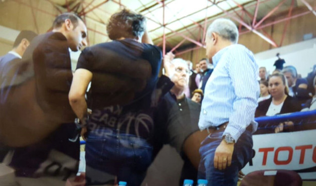Aziz Yıldırım'dan rakip takım başkanına Osmanlı tokadı! İşte şok g&ouml;r&uuml;nt&uuml;ler... / VİDEO