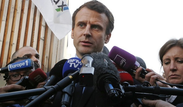 Fransa, se&ccedil;ime saatler kala Macronleaks ile sallanıyor...