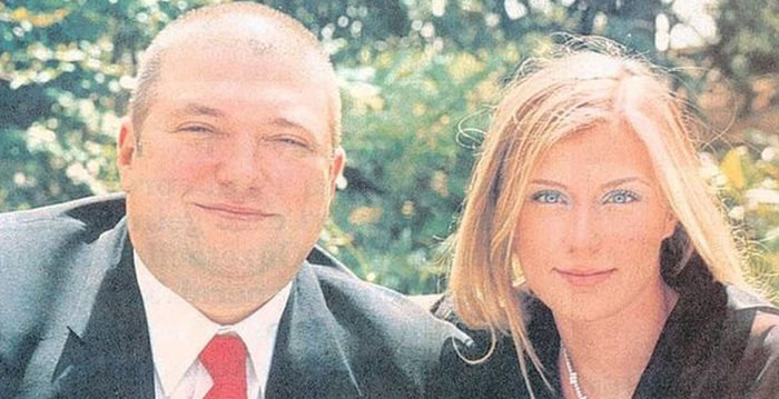 Hakan Uzan&rsquo;ın eski eşi i&ccedil;in kırmızı b&uuml;lten