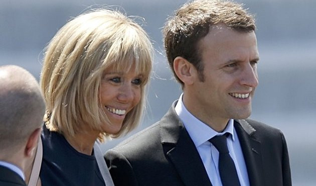 Fransa'nın yeni First Lady'si, Emmanuel Macron'dan 24 yaş b&uuml;y&uuml;k eşi Brigitte Macron oldu!