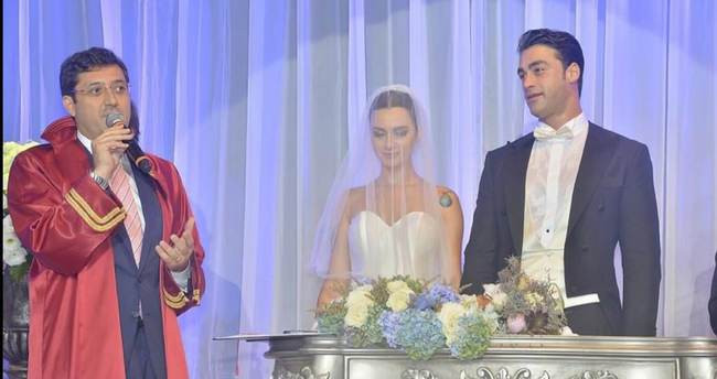 Birce Akalay ve Sarp Levendoğlu'nun boşanması ile gizli detay ortaya &ccedil;ıktı!