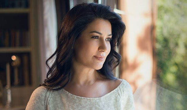 İclal Aydın 15 yıl aradan sonra yeni alb&uuml;m&uuml;yle listelerde 2 numaraya y&uuml;kseldi