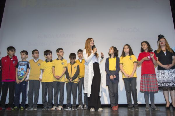 1496094462_Funda_Karayel___ve___ocuklar_1