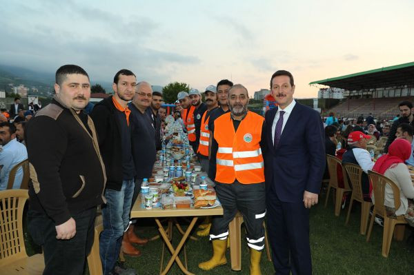 ilkadAmstadyumiftar_4