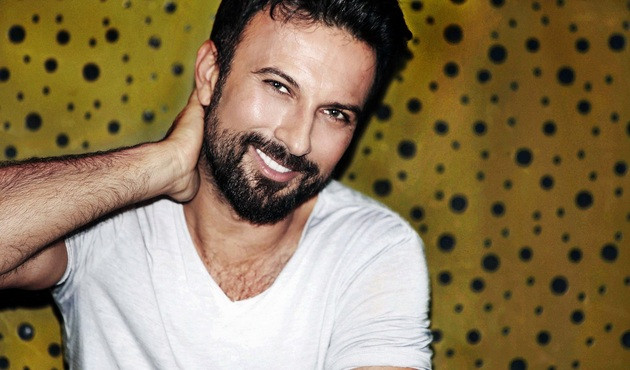Tarkan&rsquo;dan Anneler G&uuml;n&uuml; kutlaması! / VİDEO