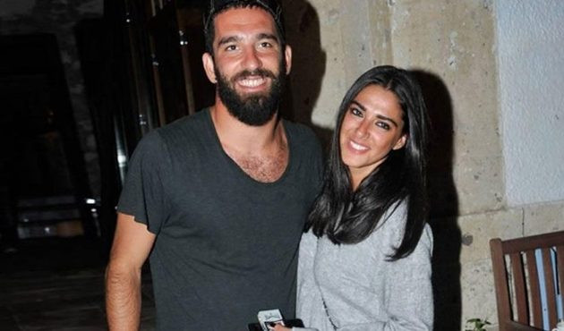 Arda Turan, Aslıhan Doğan&rsquo;ı takibe aldı!