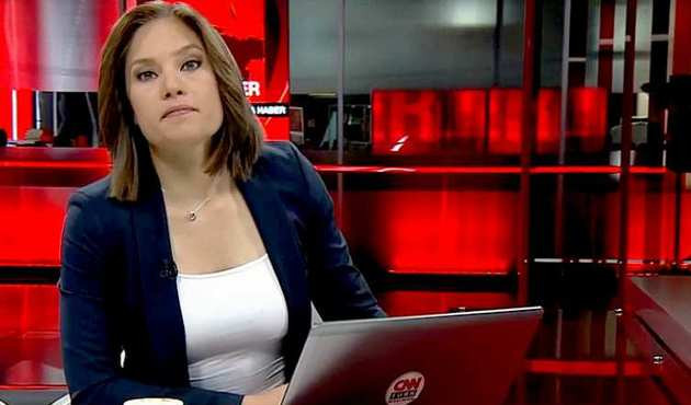 Nevşin Meng&uuml; Twitter'dan duyurdu: D&ouml;n&uuml;yor mu?
