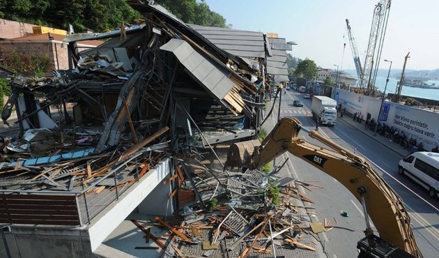 İBB a&ccedil;ıkladı: Boğaz hattında yıkım devam edecek!