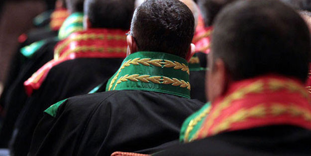 FET&Ouml;'c&uuml; hakime bir tokat da AİHM'den!