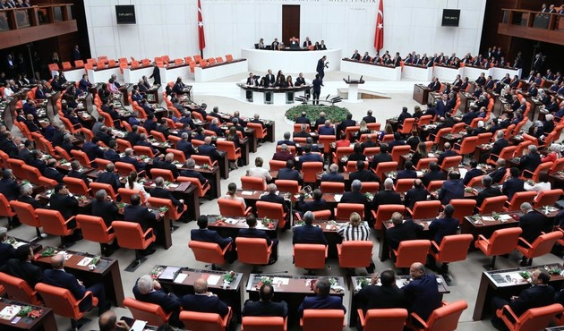 CHP milletvekilleri TBMM'yi terk etti