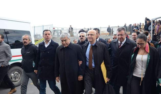 CHP'li Enis Berberoğlu tutuklandı! Mahkeme 25 yıl hapis cezası verdi