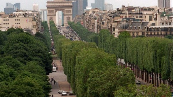 son-dakika-paris-te-bir-arac-yaniyor-baskanlik-sarayi-kapatildi--9345016
