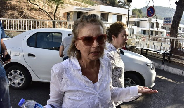 Nazlı Ilıcak hakim karşısına &ccedil;ıktı! Firari Zekeriya &Ouml;z ile kartopu fotoğrafı i&ccedil;in konuştu...