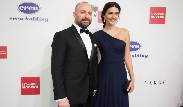 Berg&uuml;zar Korel evde neden ter&ouml;r estiriyor?