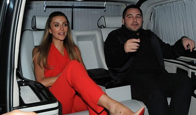 Tam doğum g&uuml;n&uuml;nde &Ouml;zge Ulusoy&rsquo;dan Hacı Sabancı&rsquo;ya duygusal g&ouml;nderme!