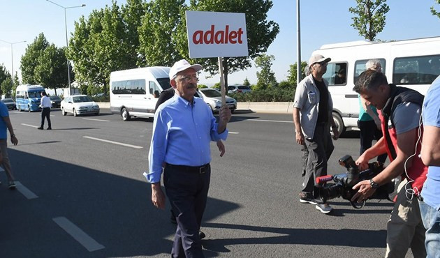 Kılı&ccedil;daroğlu'nun y&uuml;r&uuml;y&uuml;ş&uuml; FET&Ouml; şovuna d&ouml;n&uuml;şt&uuml;/Video...