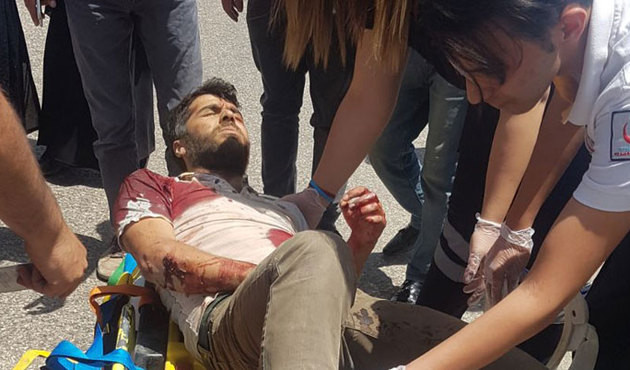 PKK Hakkari'de konvoya saldırdı! &Ouml;l&uuml; ve yaralılar var...