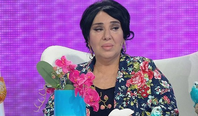 Modacı Nur Yerlitaş'tan k&ouml;t&uuml; haber... Hastaneye kaldırıldı!