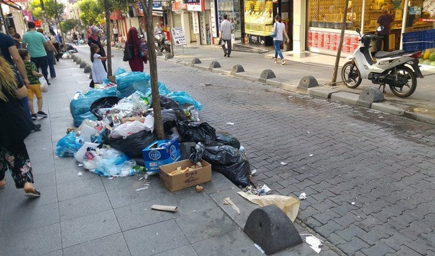 Şişli'de &ccedil;&ouml;p skandalı! CHP'li belediye İstanbul'un g&ouml;beğini pisliğe mahkum etti...