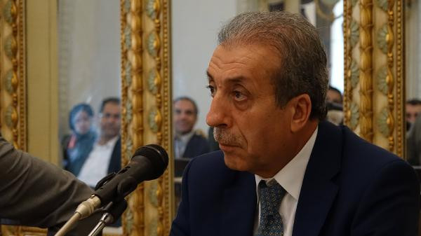 mehdi-eker-iranda-fetoyu-anlatti_9434_dhaphoto1