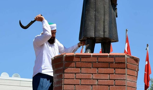 İşte Atat&uuml;rk b&uuml;st&uuml; saldırganının ilk ifadesi: "Pişman değilim, r&uuml;yamda..."