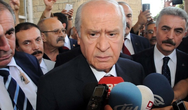 MHP lideri Bah&ccedil;eli'den sert mesajlar! Atat&uuml;rk b&uuml;st&uuml;ne saldırı ve Ayhan Oğan'a tepki...