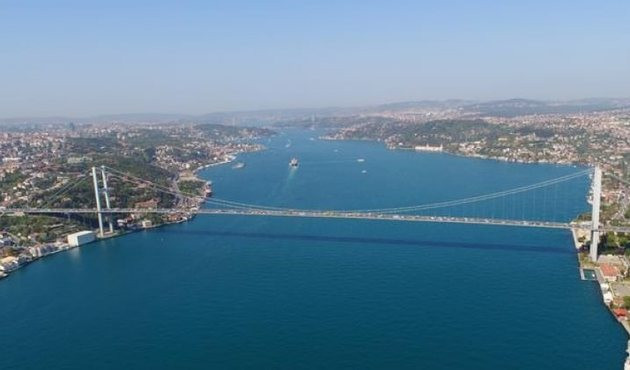 İstanbul Boğazı'nda transit gemi ge&ccedil;işlerine yeniden izin verildi...