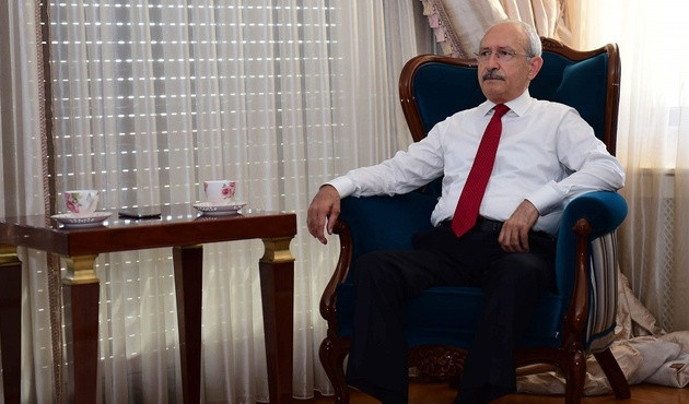 Kılı&ccedil;daroğlu 15 Temmuz şehitlerinin kemiklerini sızlatan vekiline sahip &ccedil;ıktı!