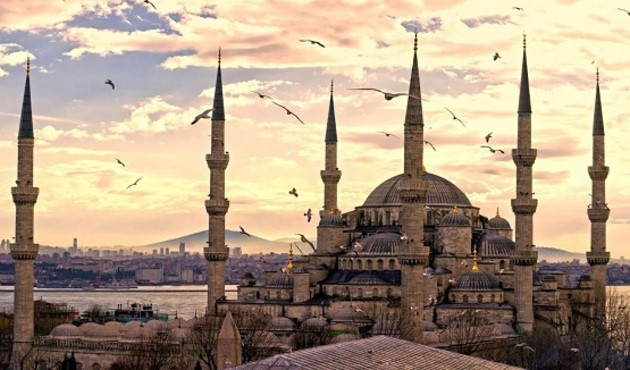 Kurban Bayramı yaklaşıyor! Bayram namazı saat ka&ccedil;ta kılınacak? İşte beklenen sorunun cevabı...