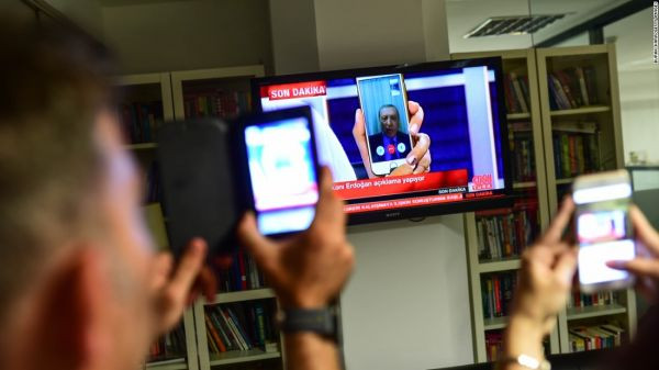 160715180036-11-turkey-coup-0715-super-169jpg_l695