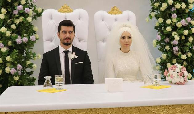 Devletin zirvesi d&uuml;ğ&uuml;nde buluştu! Cumhurbaşkanı Erdoğan nikah şahidi oldu...